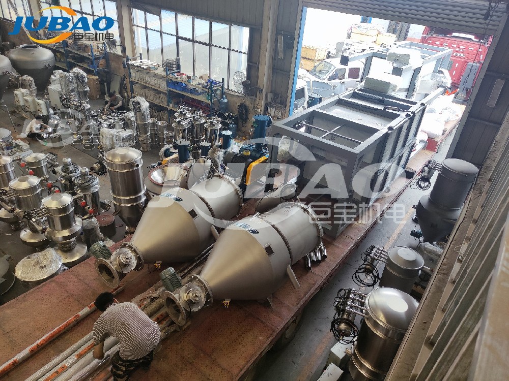 兩臺噸包投料站、兩臺真空上料機、螺旋上料機等發(fā)貨了